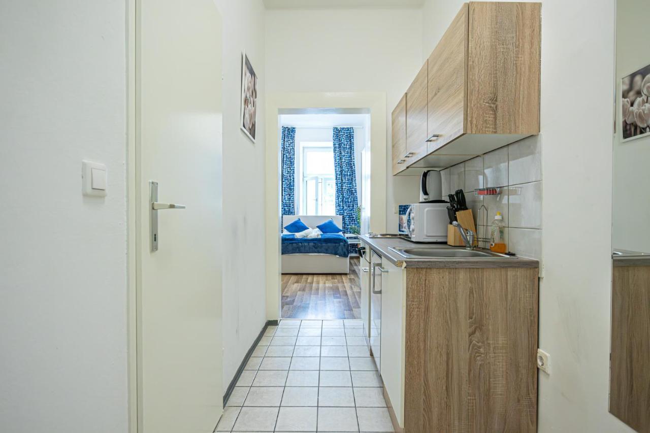 Modern Comforts: Chic Studio Apt Centrally Located فيينا المظهر الخارجي الصورة