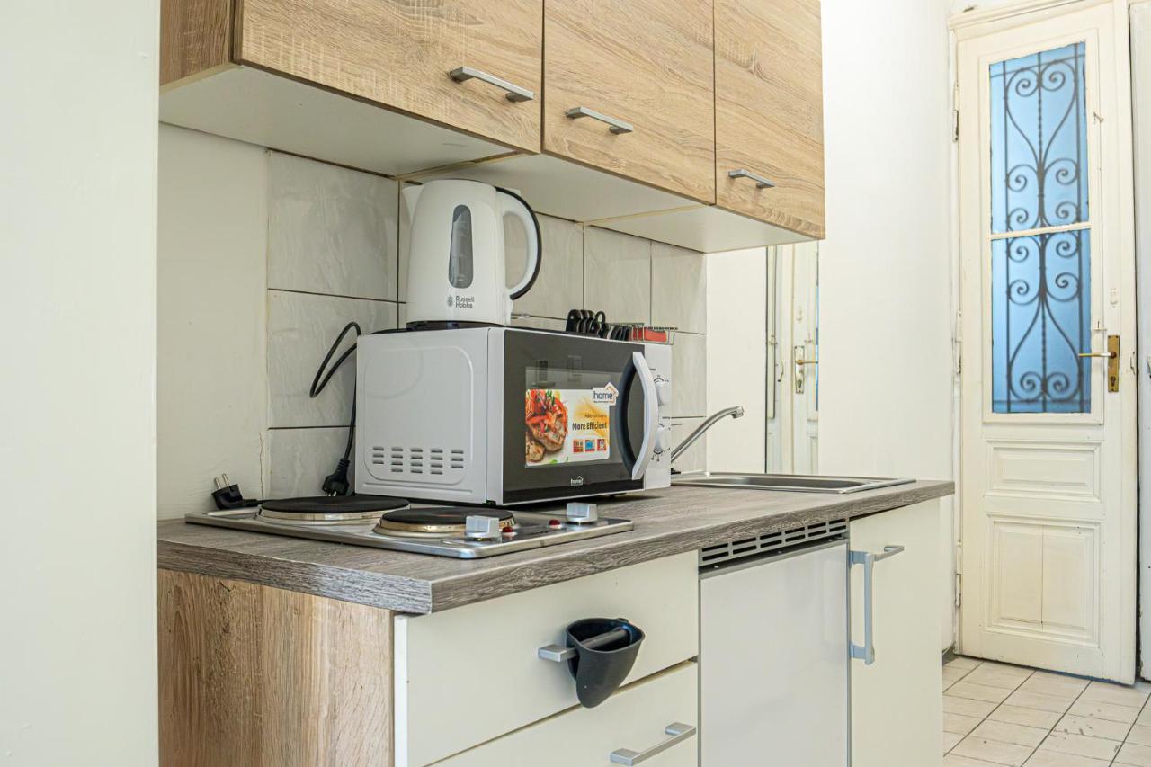 Modern Comforts: Chic Studio Apt Centrally Located فيينا المظهر الخارجي الصورة
