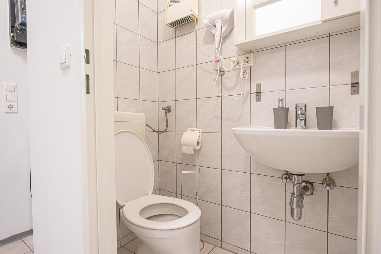 Modern Comforts: Chic Studio Apt Centrally Located فيينا المظهر الخارجي الصورة
